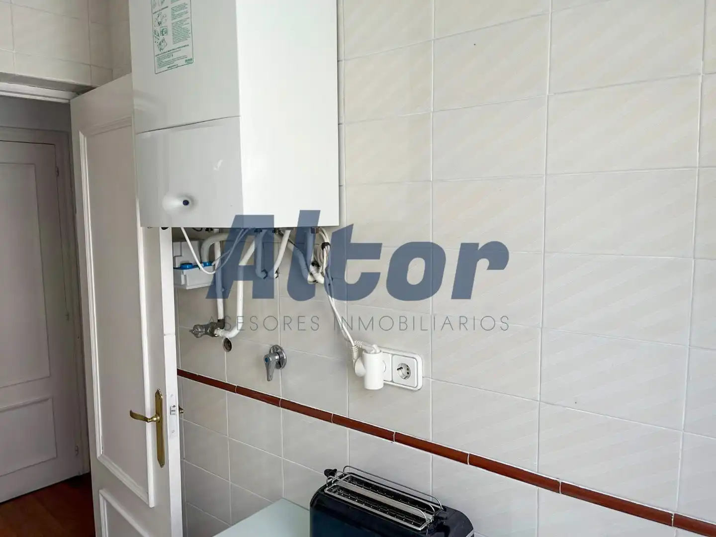 Cuina de Dúplex de lloguer en Madrid amb Aire condicionat, Calefacció i Moblat