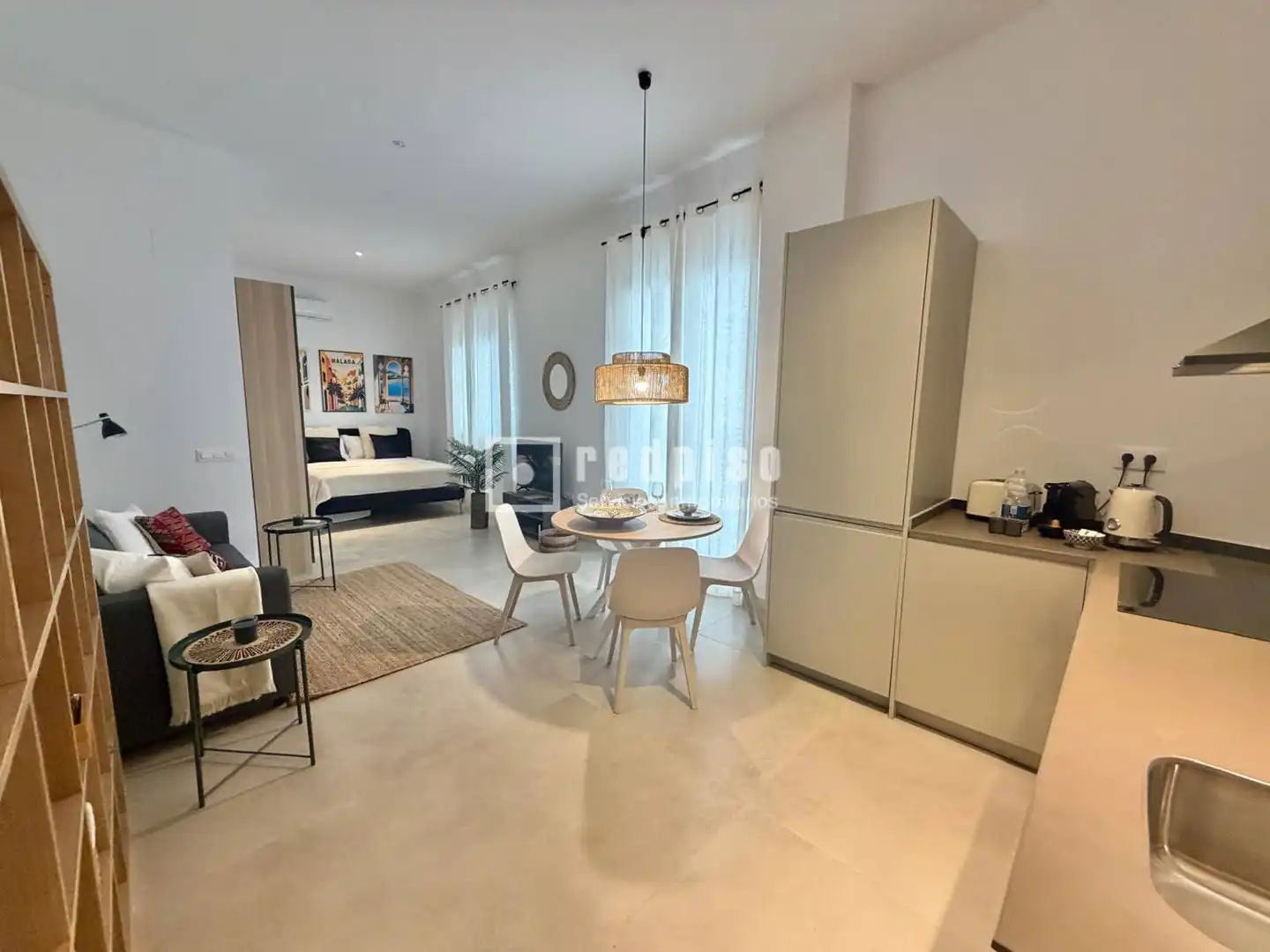 Sala d'estar de Estudi de lloguer en Málaga amb Aire condicionat, Calefacció i Moblat