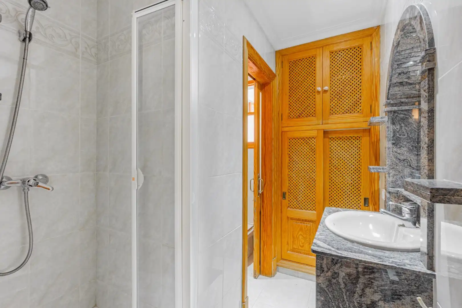 Badezimmer von Country house zum Verkauf in  Palma de Mallorca mit Klimaanlage, Privatgarten und Terrasse
