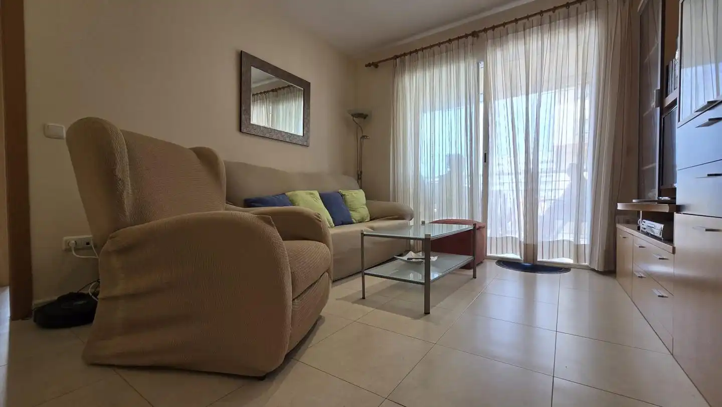 Sala de estar de Apartamento de alquiler en Gandia con Terraza, Amueblado y Piscina comunitaria