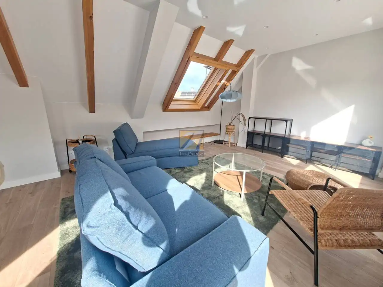 Living room of Attic for sale in Oviedo   with Heating, Terrace and Furnished