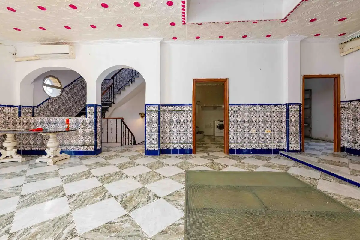 Casa adosada en venda en Sevilla amb Calefacció