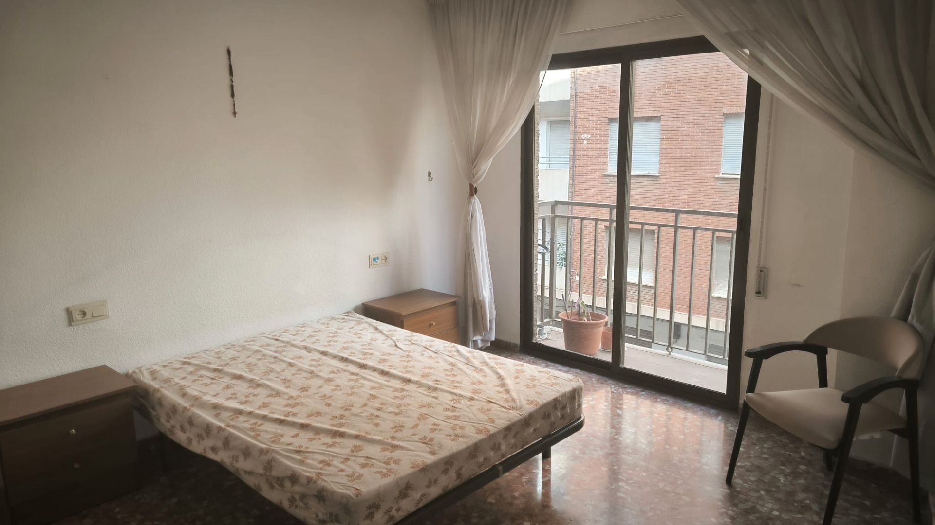 Dormitori de Pis en venda en  Valencia Capital amb Moblat