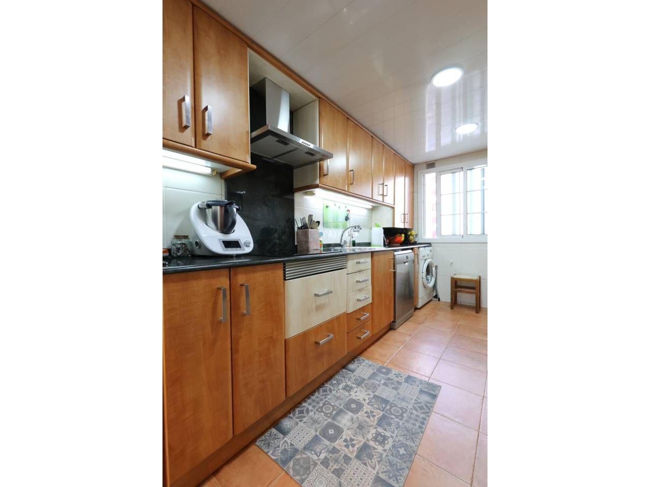 Cuina de Pis en venda en L'Hospitalet de Llobregat amb Aire condicionat, Calefacció i Moblat