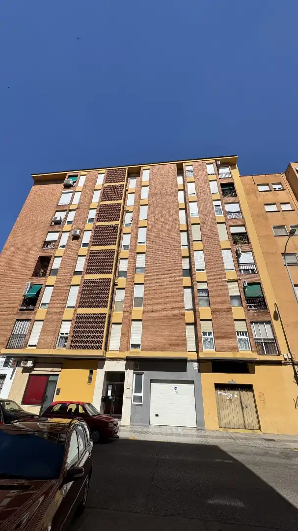 Vista exterior de Pis en venda en Badajoz amb Balcó