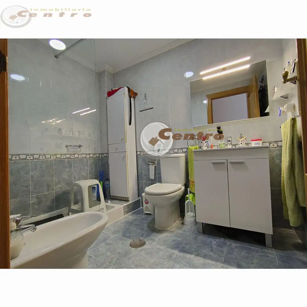 Baño de Piso en venta en Albacete con Calefacción y Balcón
