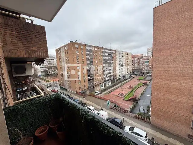 Vista exterior de Piso de alquiler en Madrid con Aire acondicionado, Calefacción y Parquet
