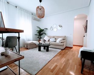 Sala d'estar de Pis de lloguer en  Madrid Capital amb Aire condicionat, Calefacció i Parquet