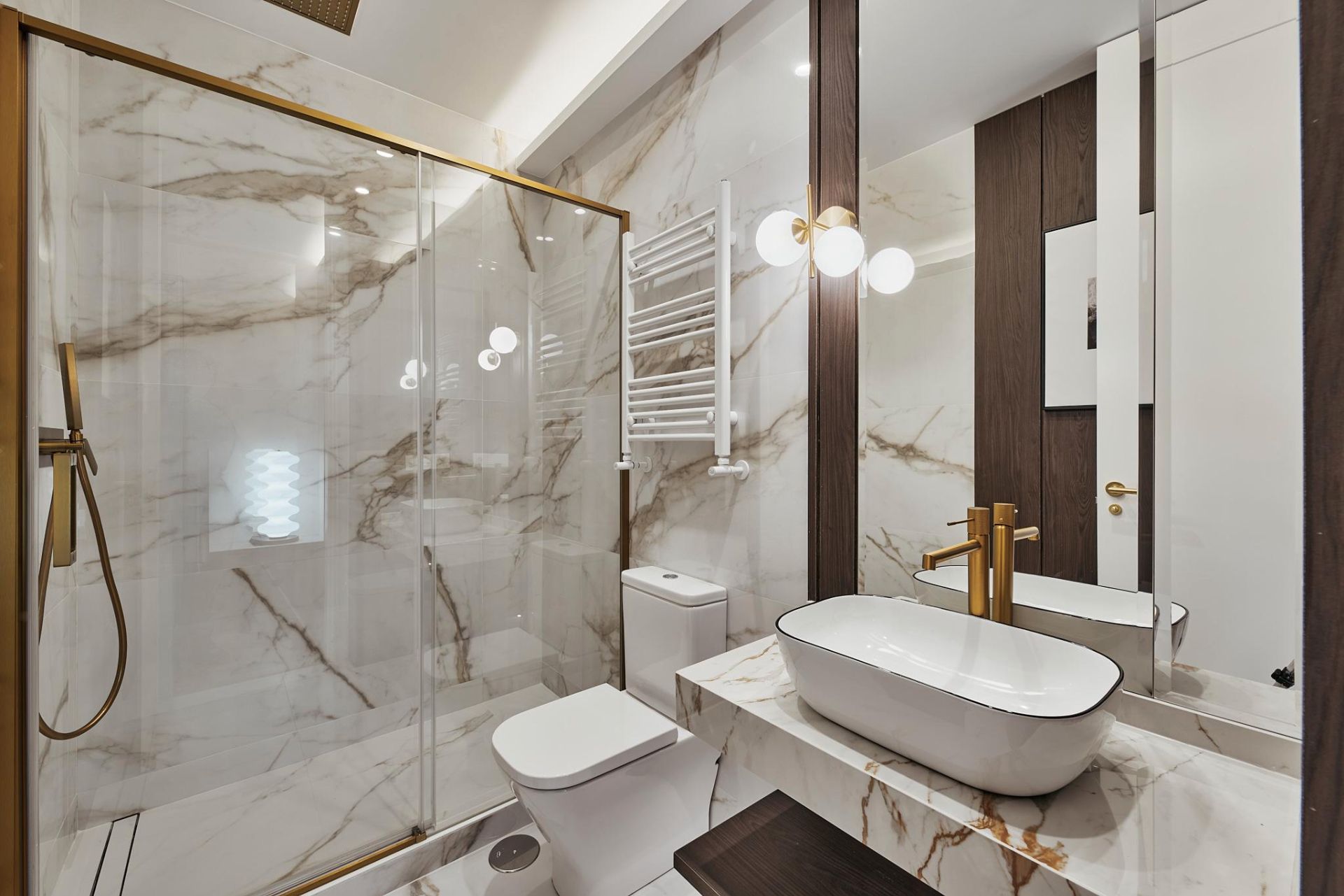 Bathroom of Flat for sale in  Madrid Capital  with Air Conditioner, Heating and Furnished