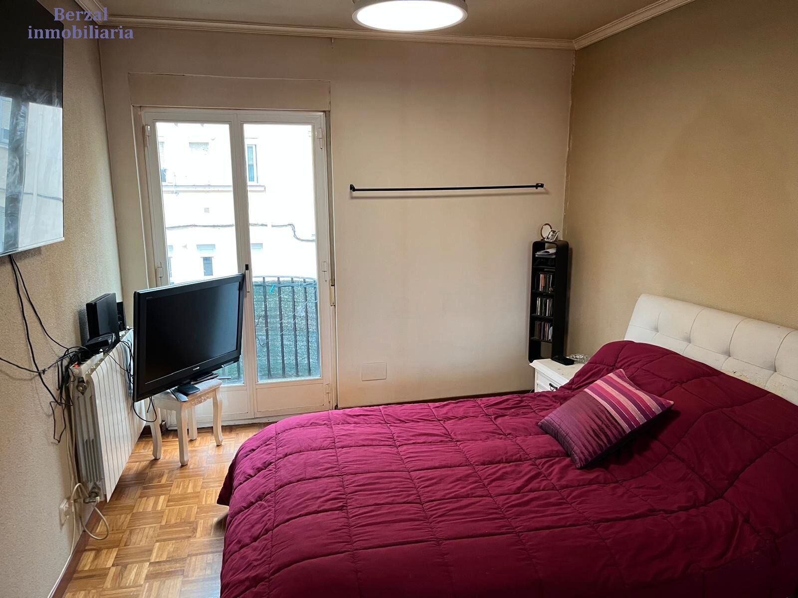 Dormitori de Pis en venda en  Logroño amb Balcó