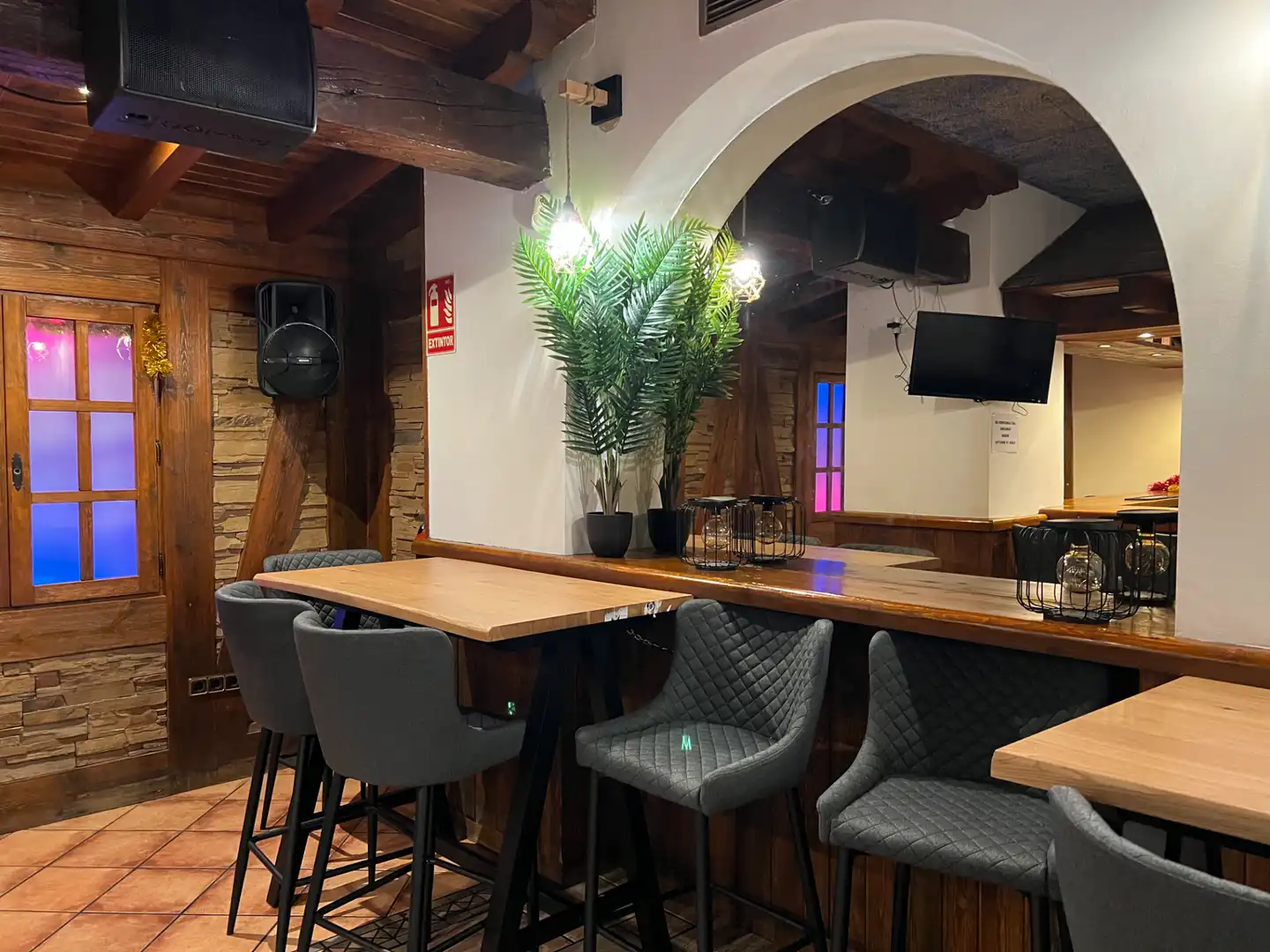 Local en traspaso en Jaca con Aire acondicionado, Calefacción y Amueblado