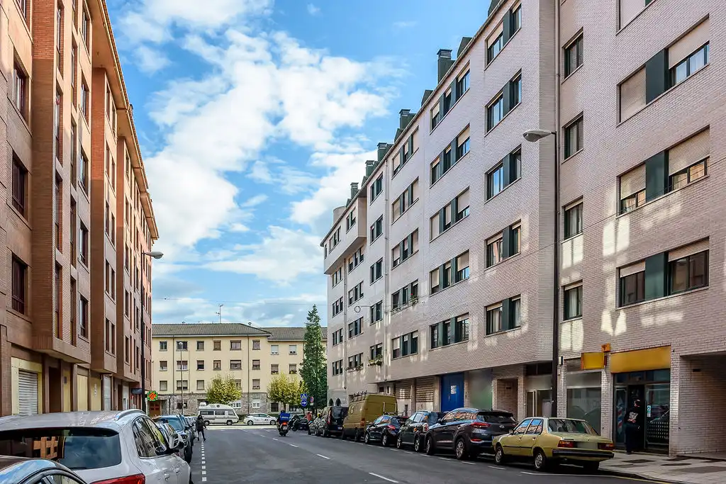 Außenansicht von Geschaftsraum zum Verkauf in Oviedo 