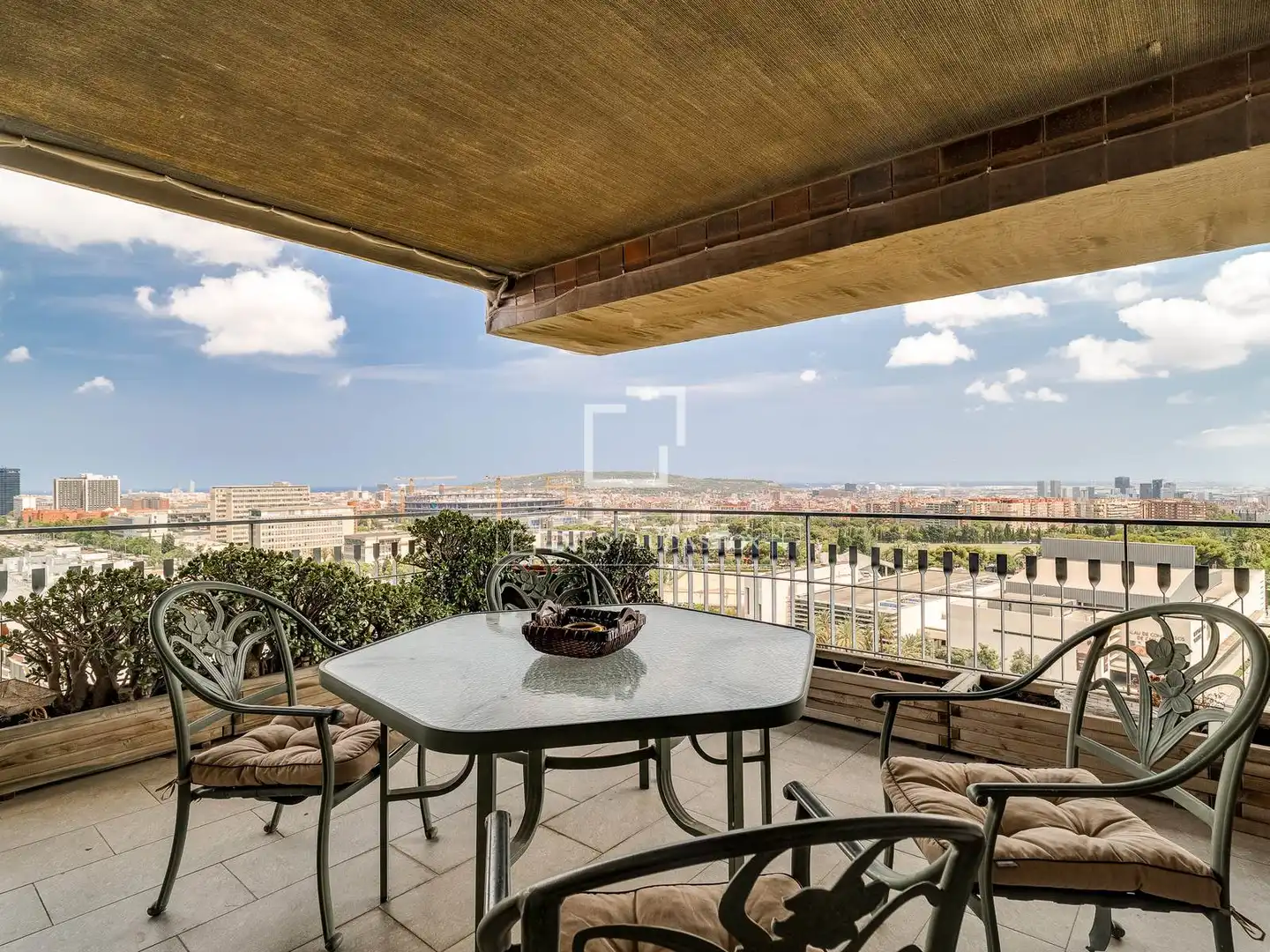 Terrasse von Wohnung zum Verkauf in Barcelona mit Klimaanlage, Terrasse und Abstellraum