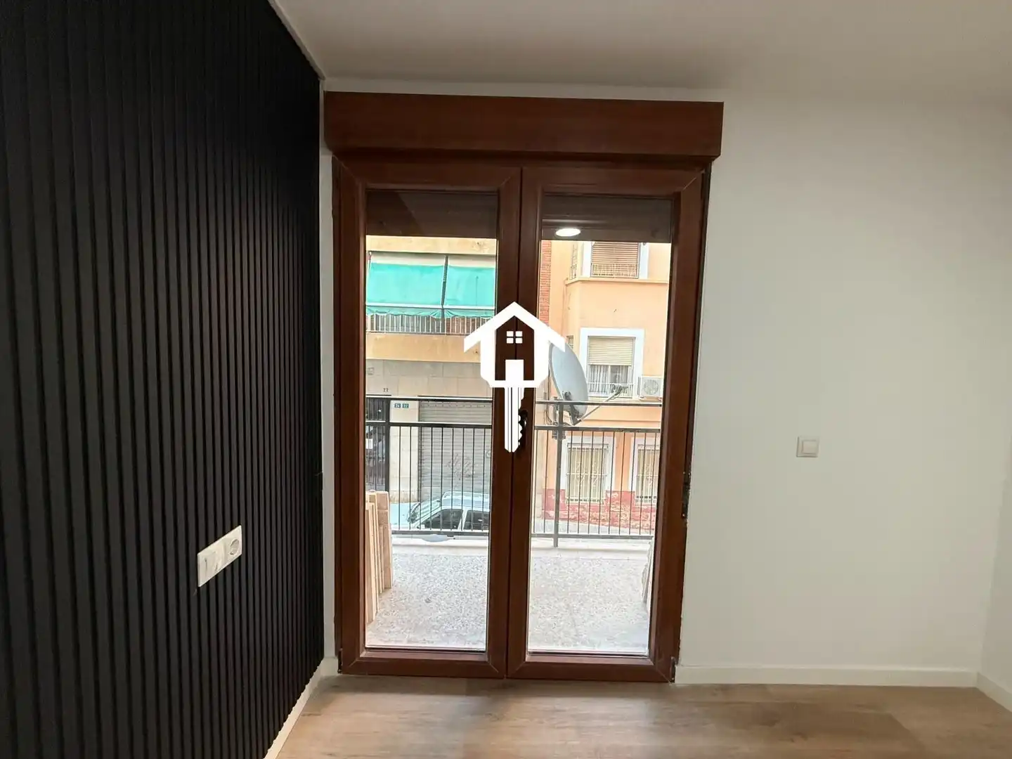 Flat with terrace for sale in Calle TAQUIGRAFO MARTI, imagen 6