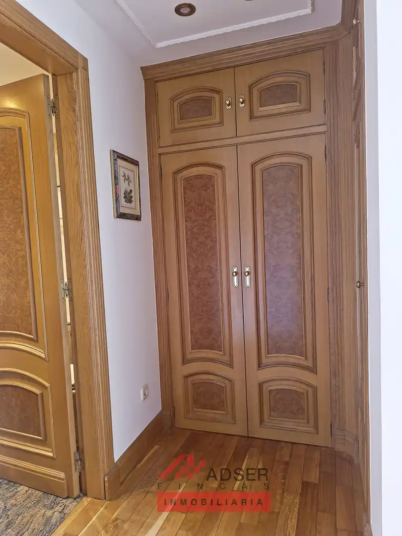 Habitación de Piso en venta en  Logroño con Calefacción, Parquet y Terraza