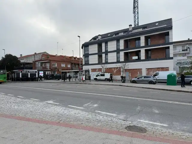 Business premises to rent in Avenida de Madrid 2, imagen 2