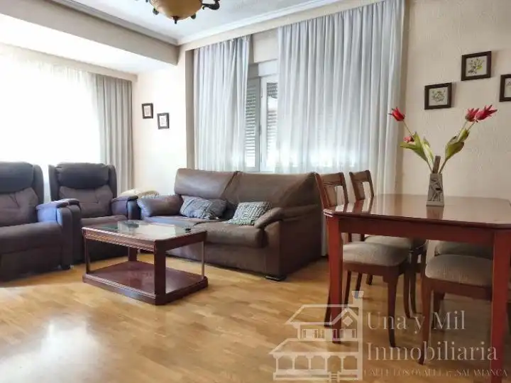 Sala de estar de Piso en venta en Salamanca con Calefacción, Parquet y Terraza