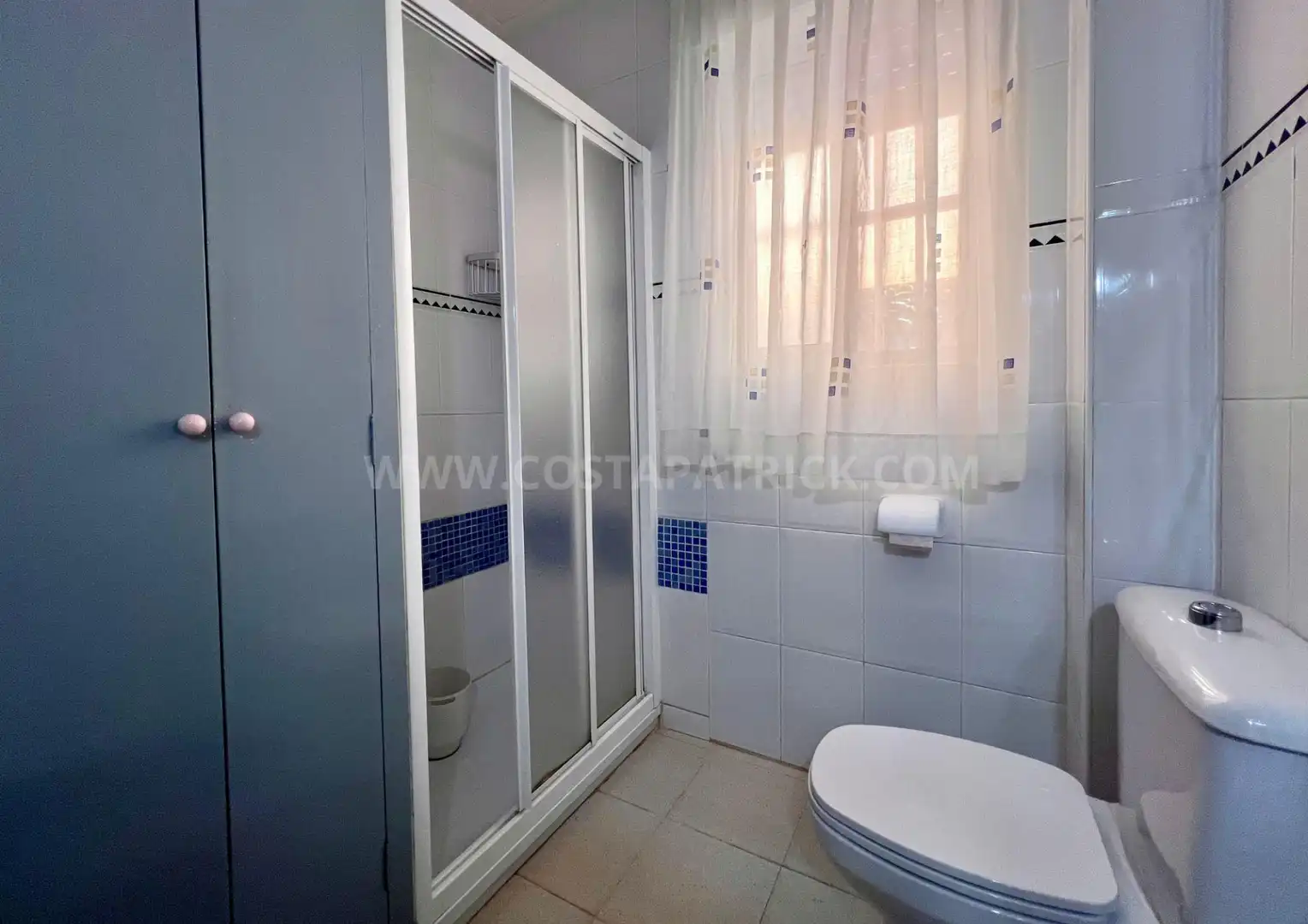Baño de Casa adosada de alquiler en Los Alcázares con Aire acondicionado, Jardín privado y Terraza