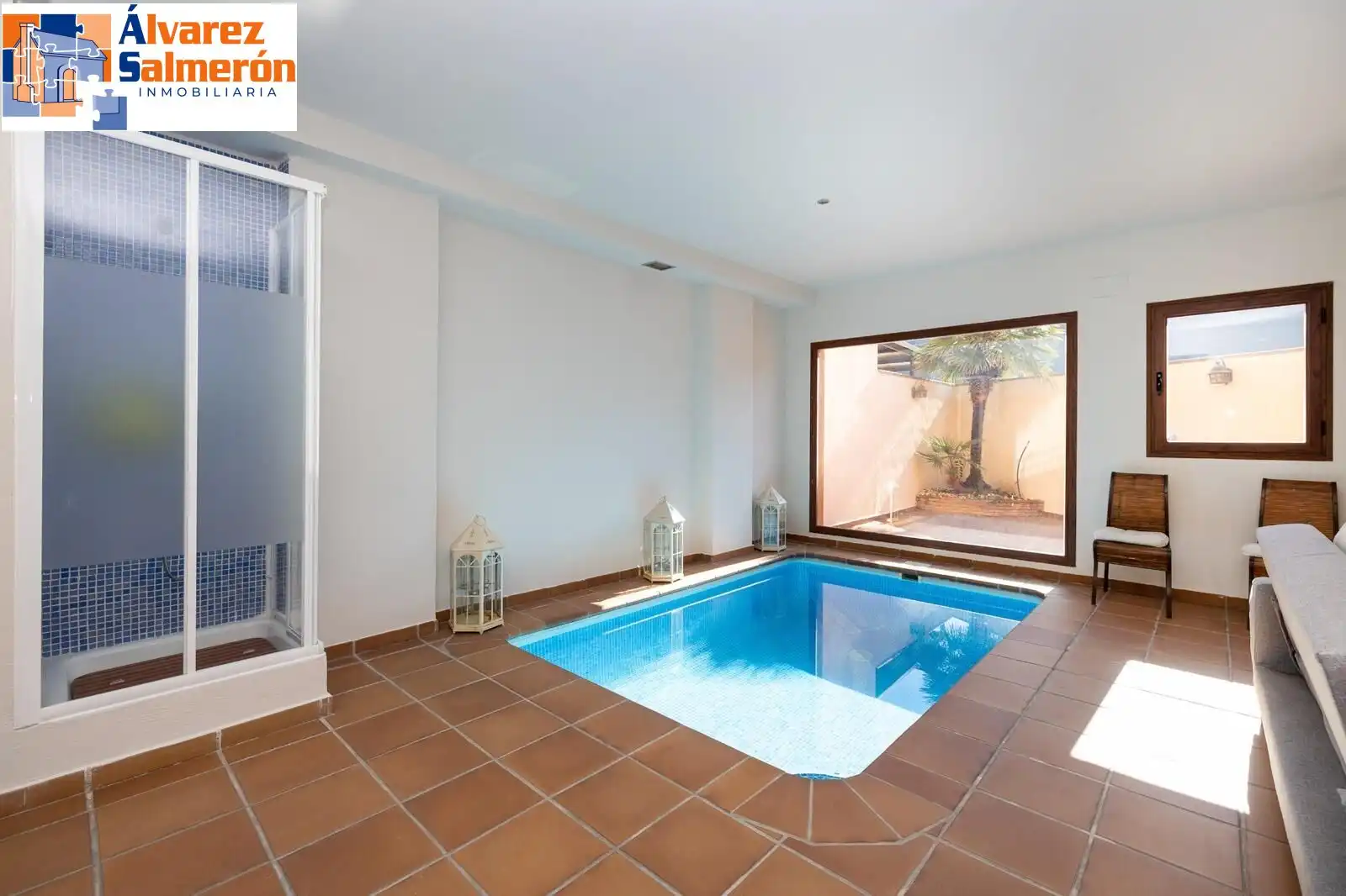 Piscina de Casa adosada en venta en Granada con Aire acondicionado, Calefacción y Terraza
