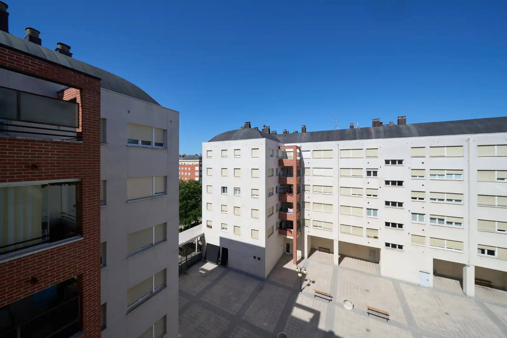 Vista exterior de Dúplex en venta en Vitoria - Gasteiz con Terraza, Trastero y Amueblado