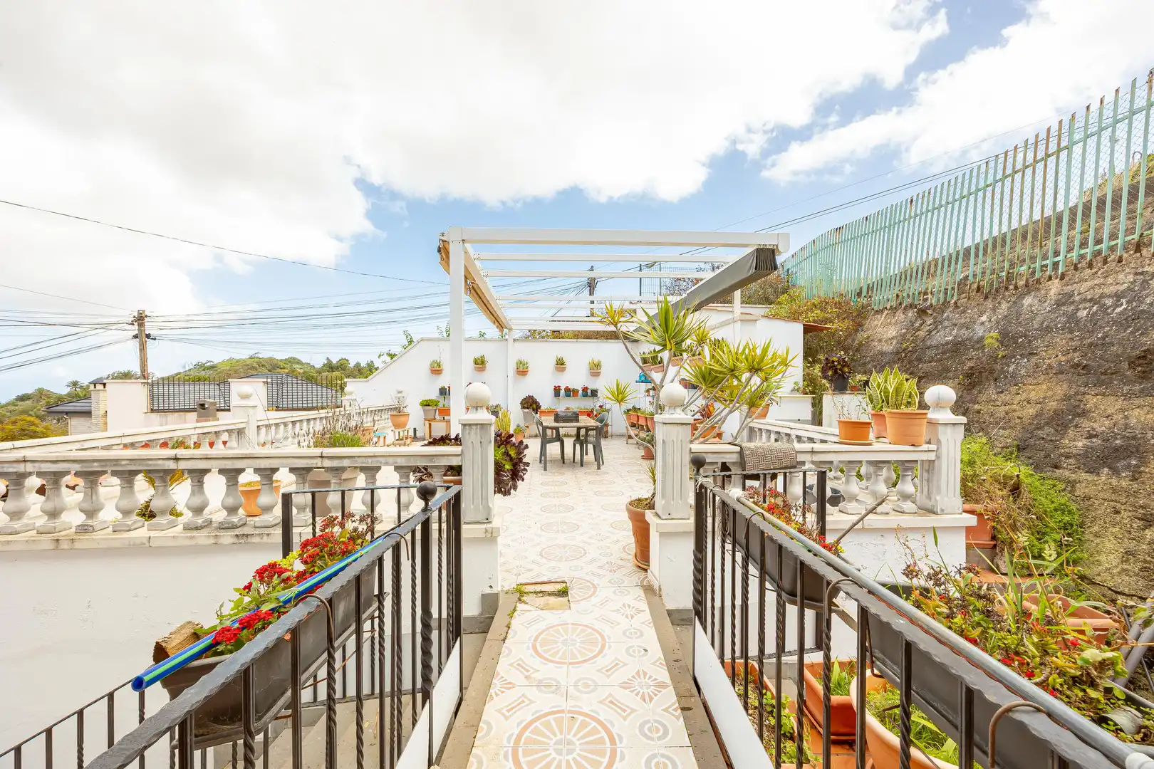 Terrassa de Casa o xalet en venda en Las Palmas de Gran Canaria amb Aire condicionat, Jardí privat i Terrassa