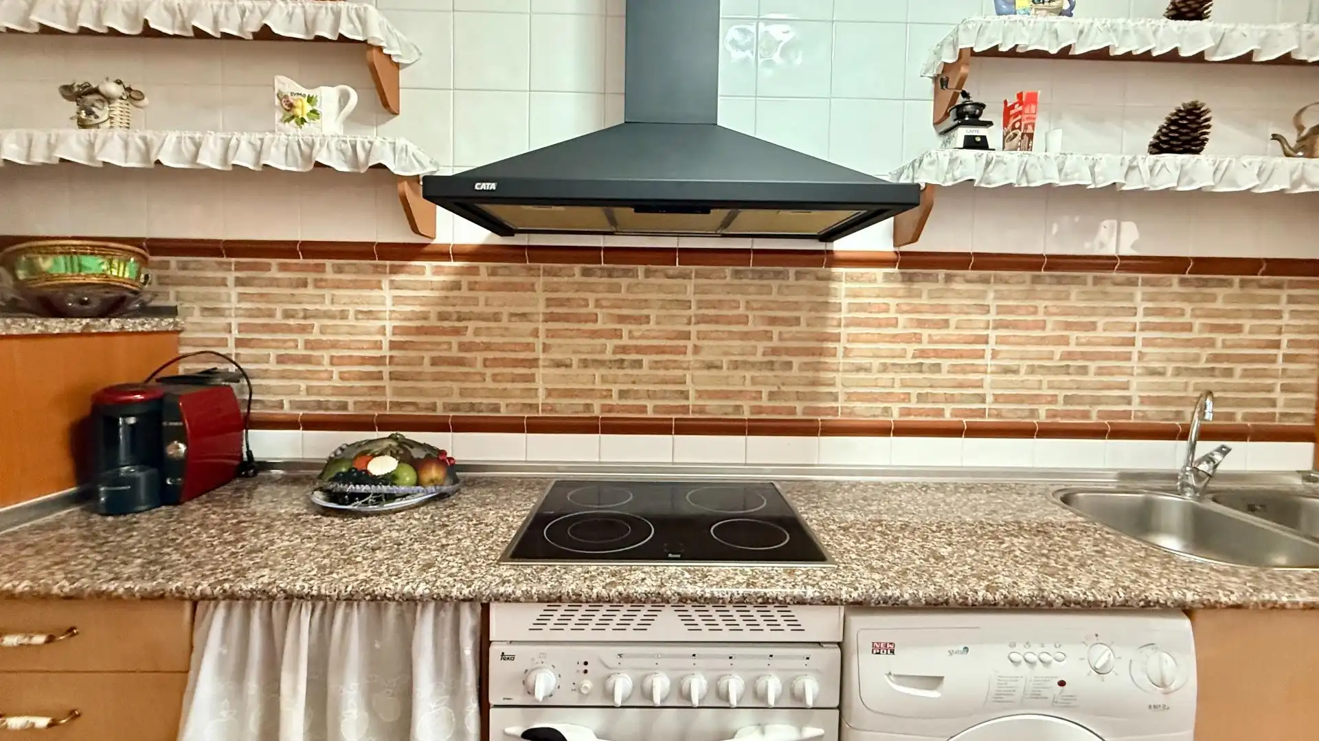 Cocina de Casa o chalet en venta en Lastras de Cuéllar con Calefacción, Jardín privado y Terraza