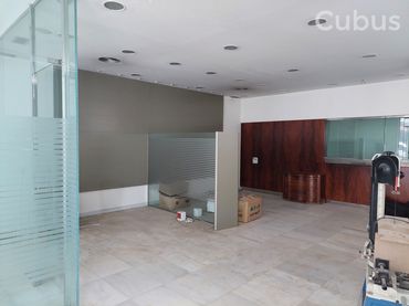 Locale commerciale in affitto a Olot