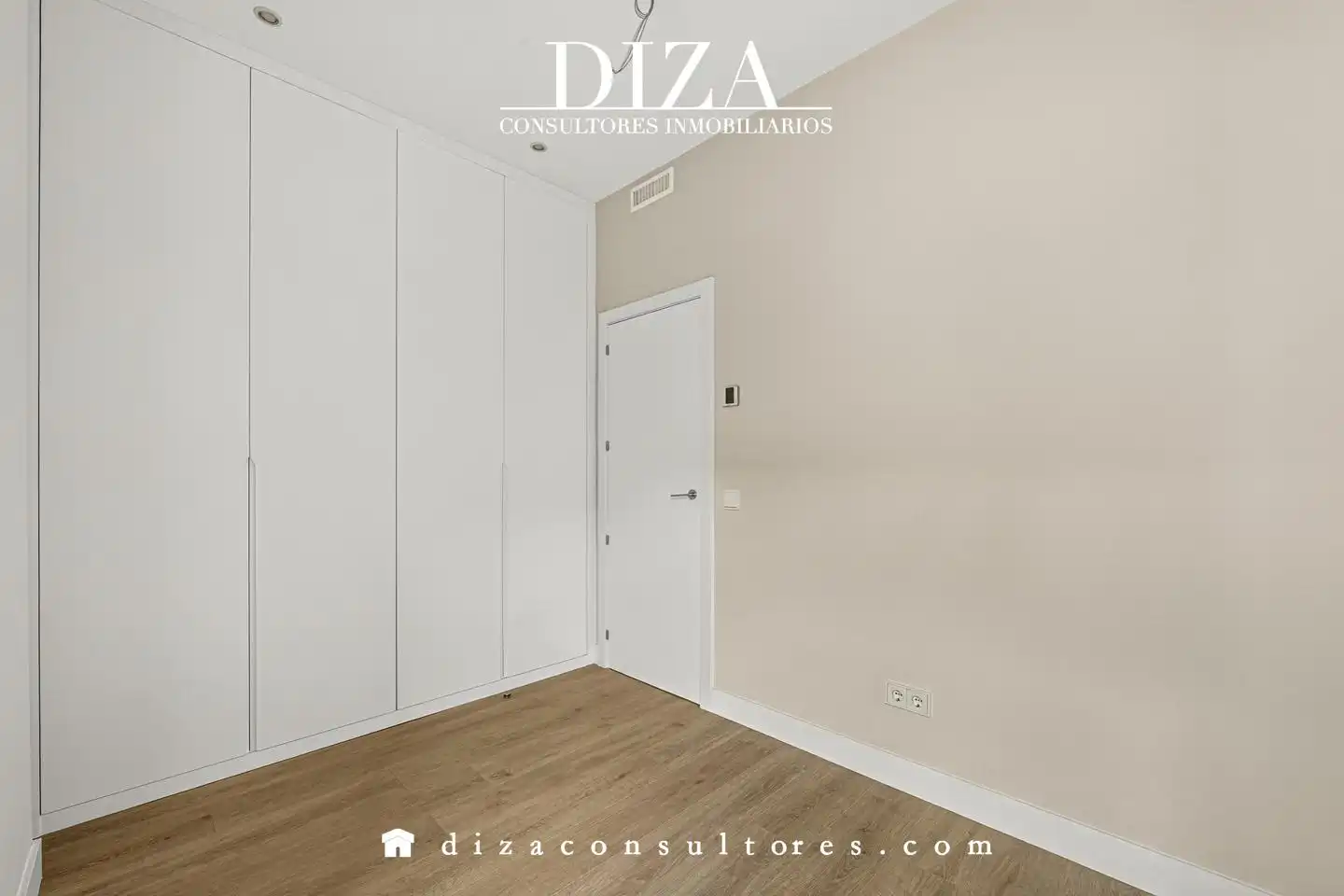 Flat for rent in Calle de Ibiza, Ibiza de Madrid
