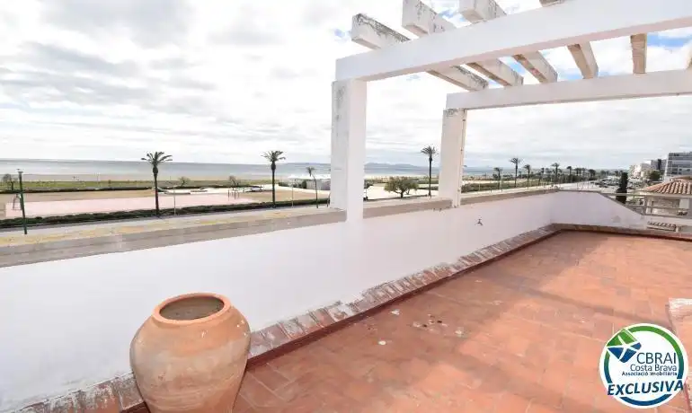Terrassa de Edifici en venda en Empuriabrava