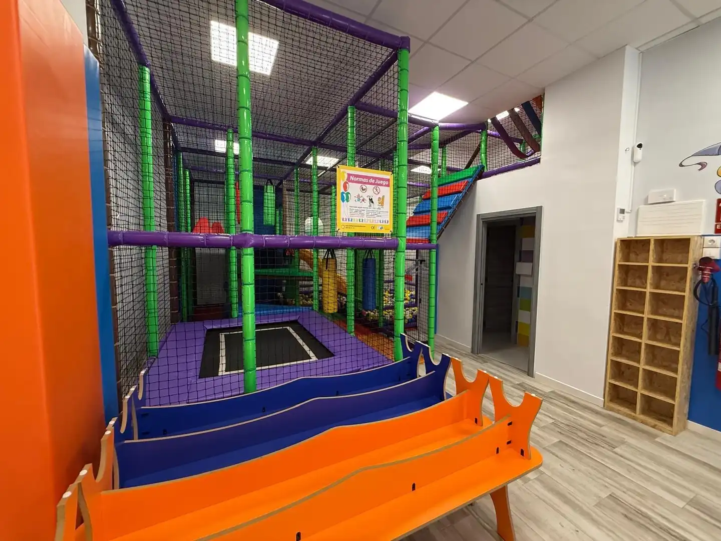 Local en venta en Alicante / Alacant con Aire acondicionado y Amueblado
