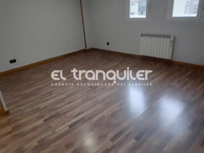 Sala d'estar de Pis en venda en Madrid amb Aire condicionat