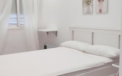 Bedroom of Flat for sale in  Barcelona Capital  with Air Conditioner and Heating