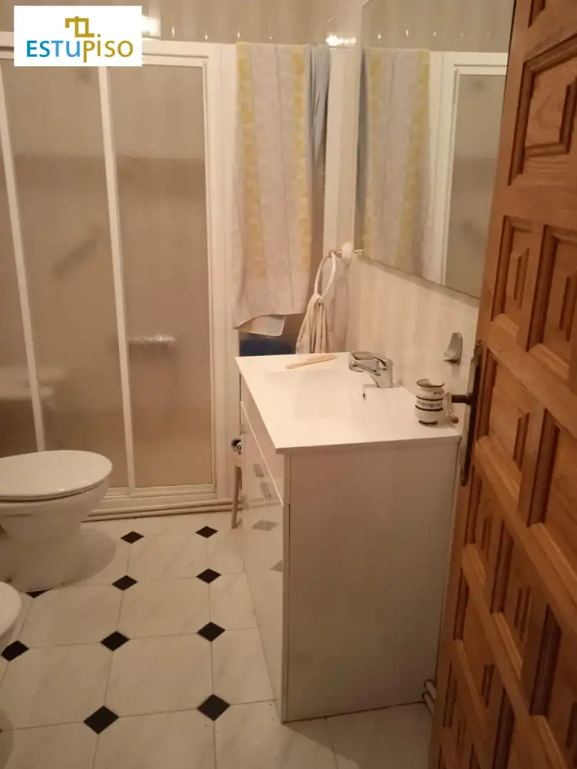 Bathroom of Country homes for sale in Luyego  with Heating and Furnished