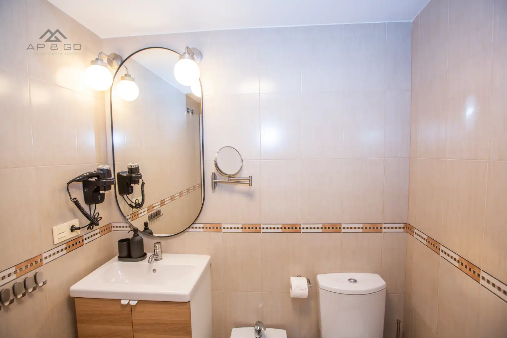 Badezimmer von Dachboden zur Miete in Almuñécar mit Klimaanlage, Terrasse und Möbliert