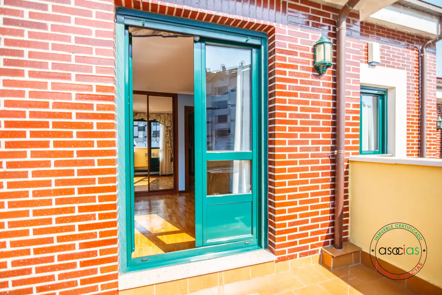 Casa adosada en venta en Grado con Calefacción, Jardín privado y Parquet