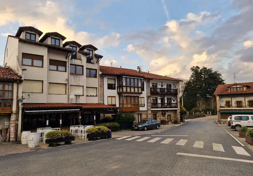 Wohnung zum Verkauf in Bárcena de Pie de Concha mit Heizung, Parkett und Möbliert