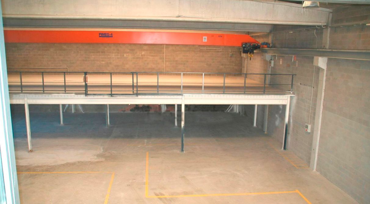 Aparcament de Nau industrial en venda en Montcada i Reixac