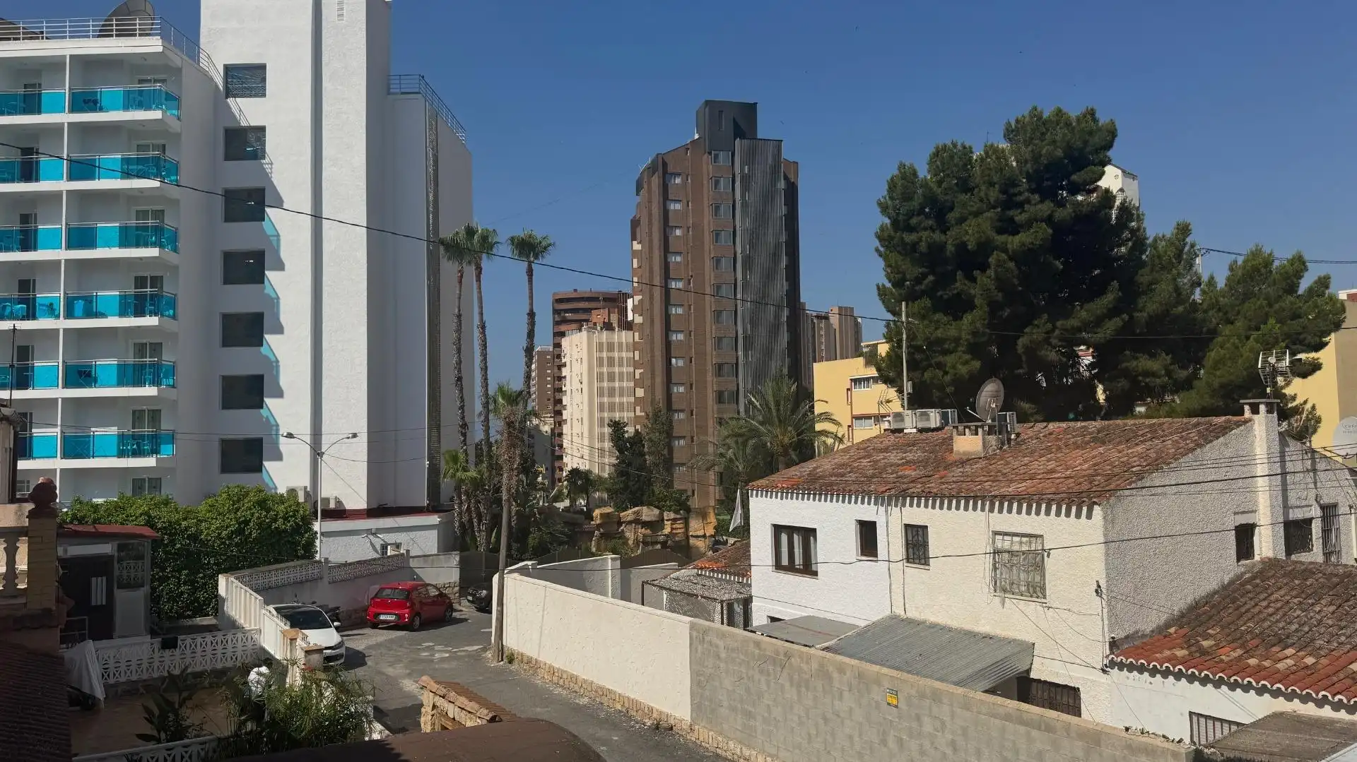 Exterior view of Detached homes for sale in Benidorm  with Air Conditioner, Private garden and Terrace