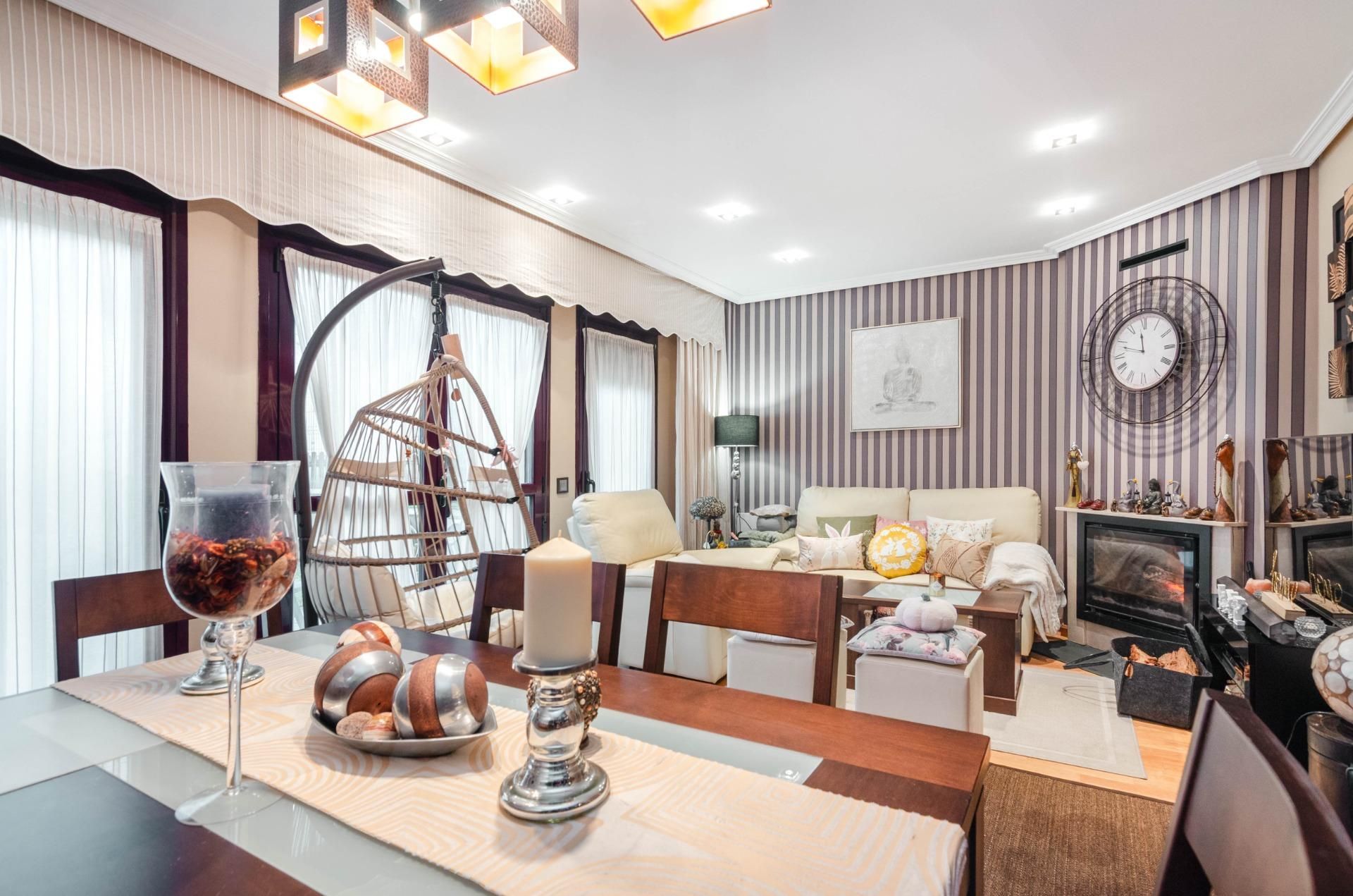 Living room of Single-family semi-detached for sale in Corvera de Asturias  with Heating, Private garden and Parquet flooring