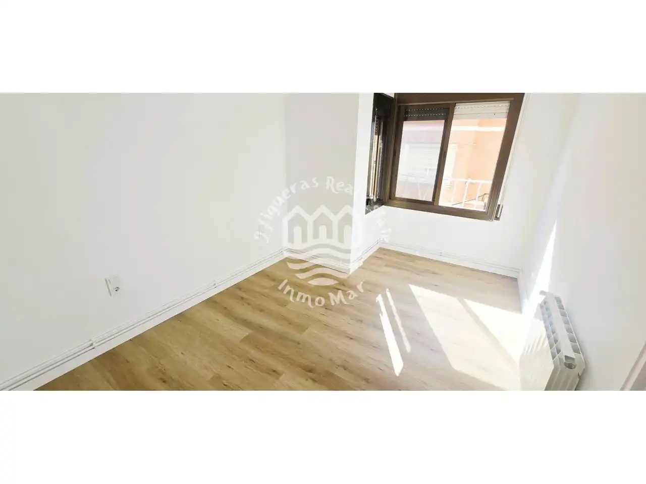 Dormitori de Pis en venda en Terrassa amb Calefacció i Parquet