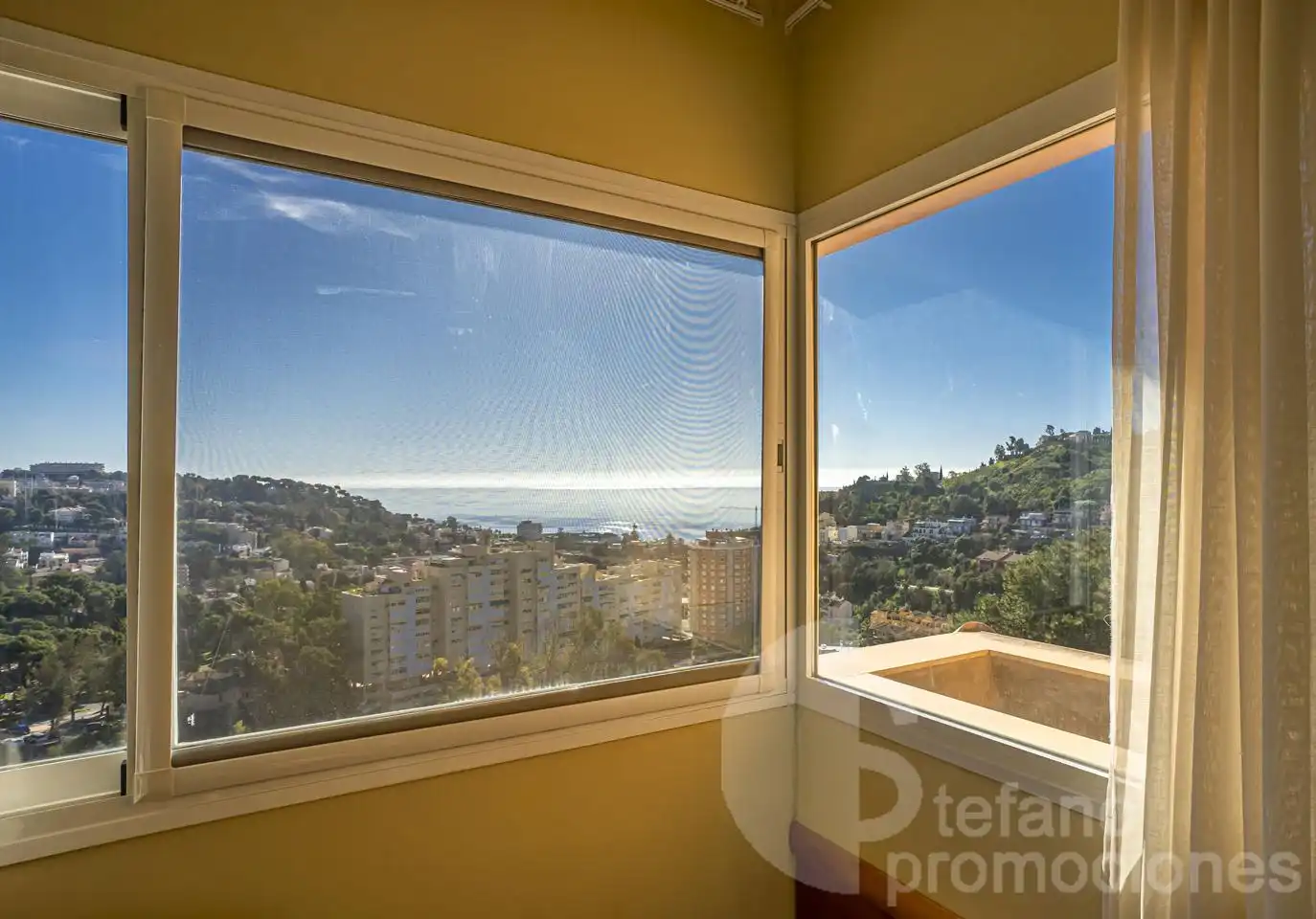 Bedroom of Houses for sale in Málaga  with Air Conditioner, Private garden and Terrace
