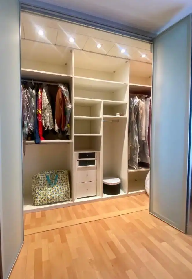 Dormitori de Apartament en venda en León Capital  amb Calefacció i Parquet