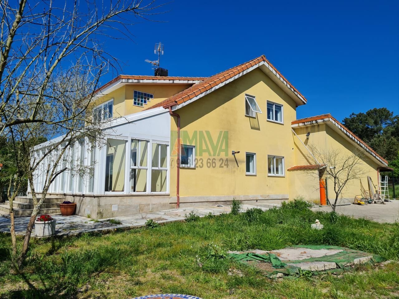 Vista exterior de Casa o xalet en venda en Coles amb Calefacció, Jardí privat i Traster