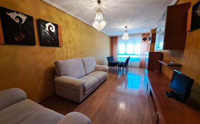 Living room of Flat to rent in León Capital   with Heating, Parquet flooring and Furnished