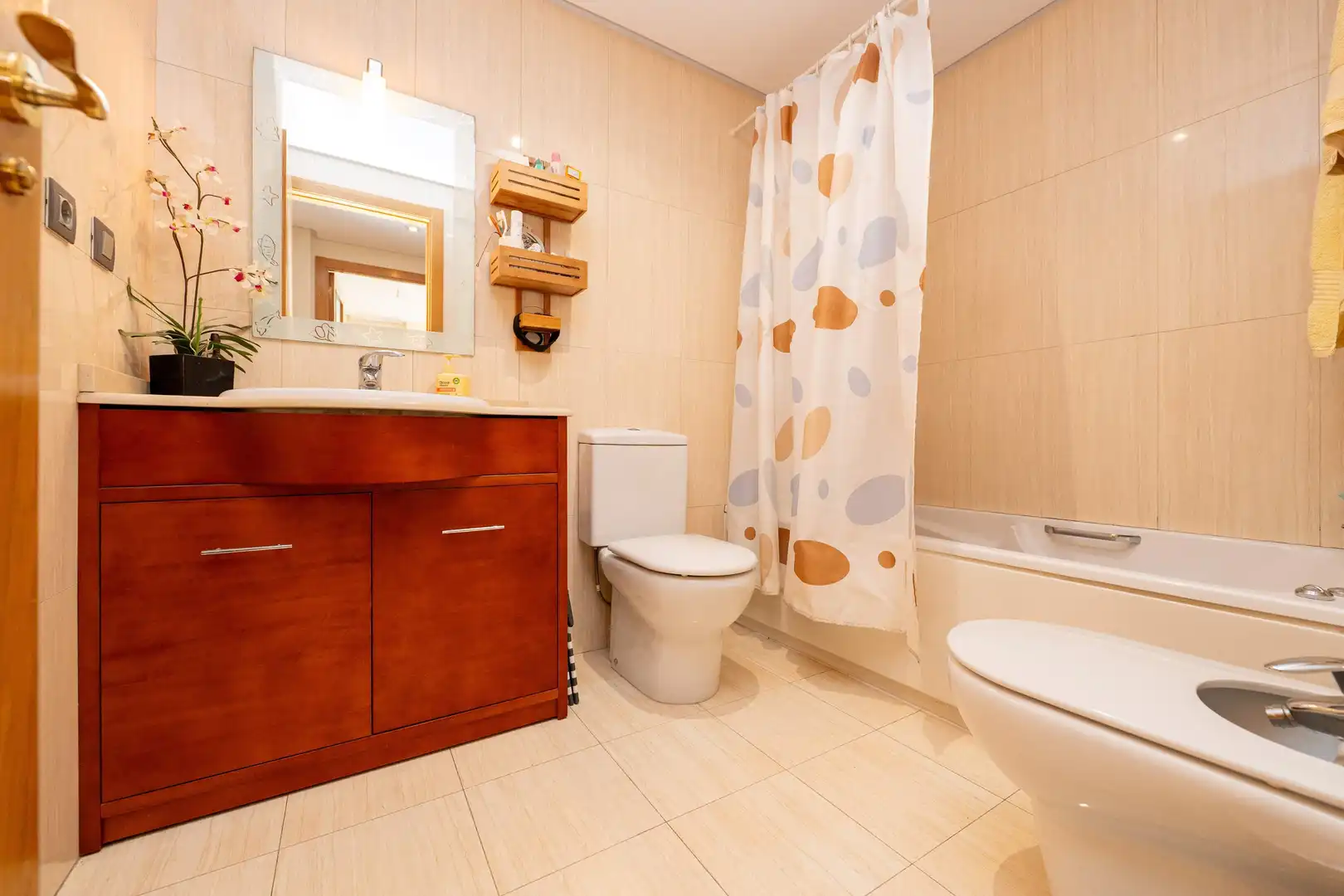 Bathroom of Apartments for sale in A Coruña Capital   with Heating, Parquet flooring and Storage room