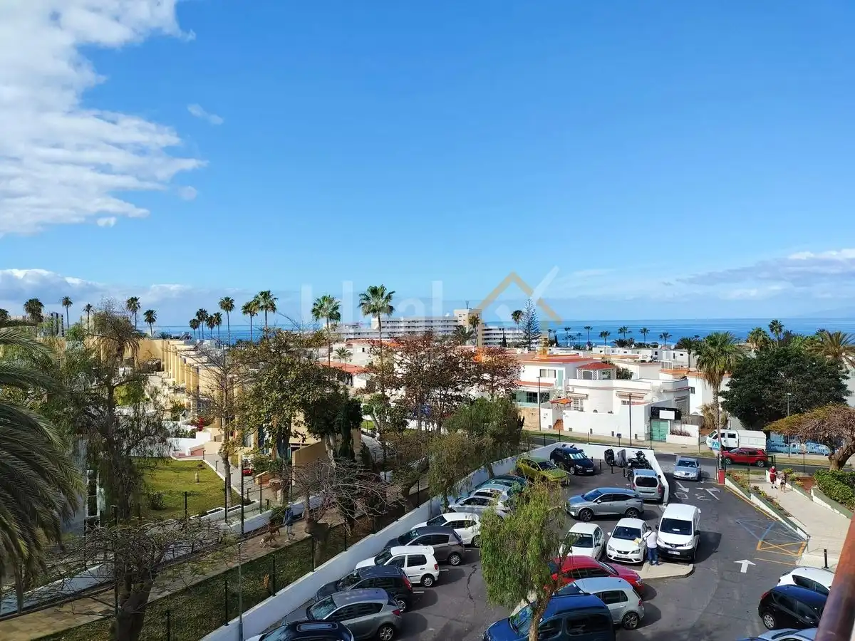Apartment with pool for sale in Costa Adeje, imagen 2