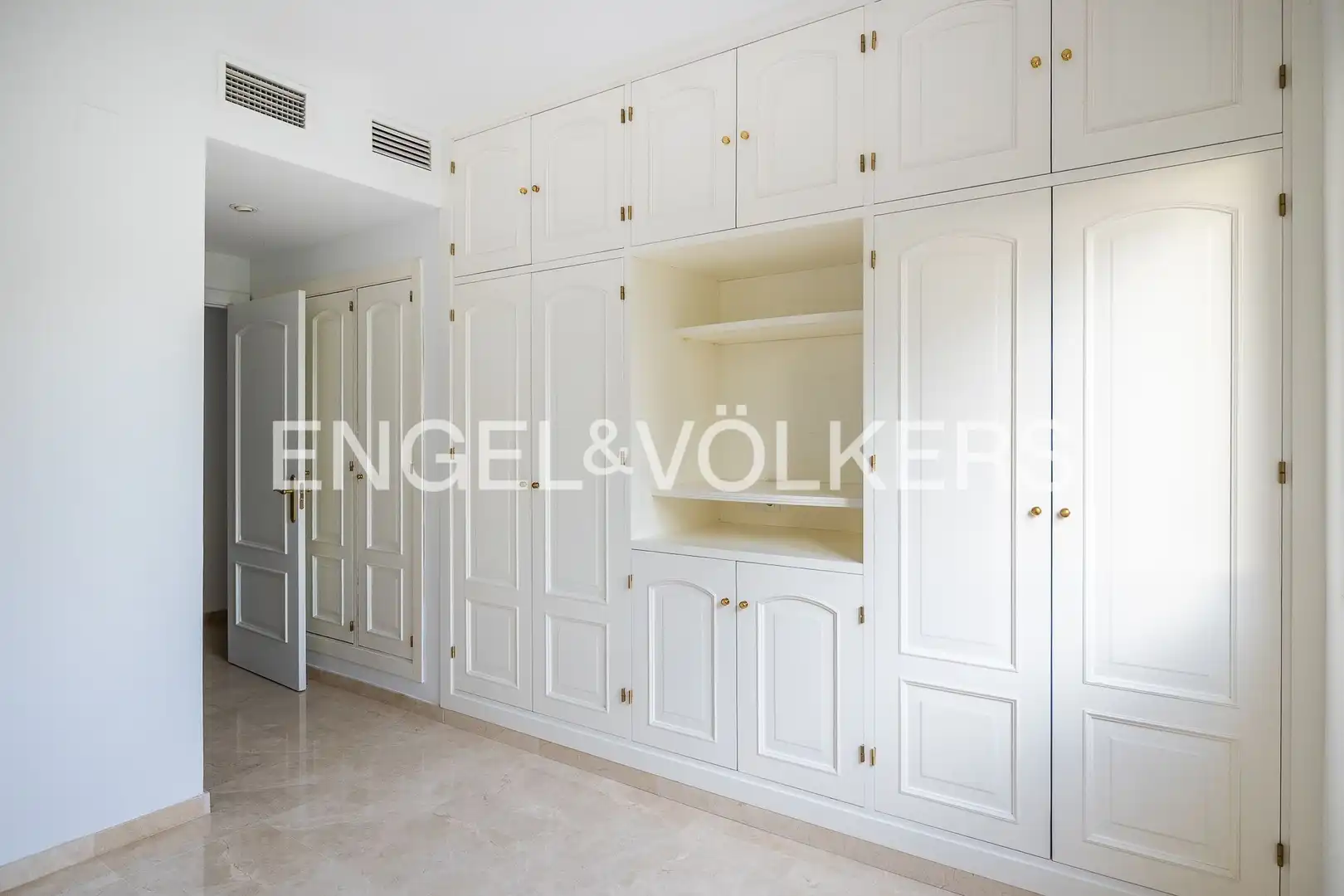 Habitación de Piso de alquiler en Sevilla con Aire acondicionado, Calefacción y Piscina
