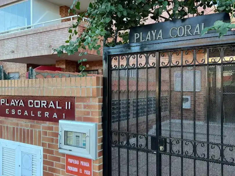 Vista exterior de Apartament en venda en Oropesa del Mar / Orpesa amb Aire condicionat, Piscina i Balcó