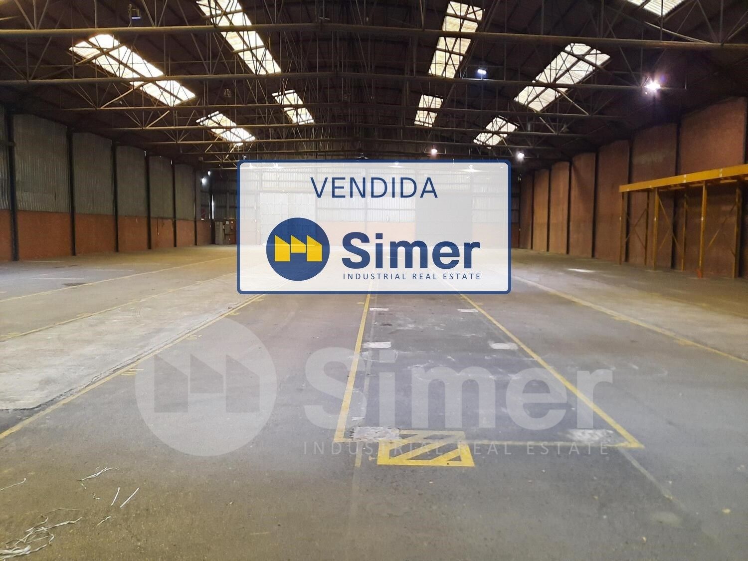 Vista exterior de Nau industrial en venda en Sabadell