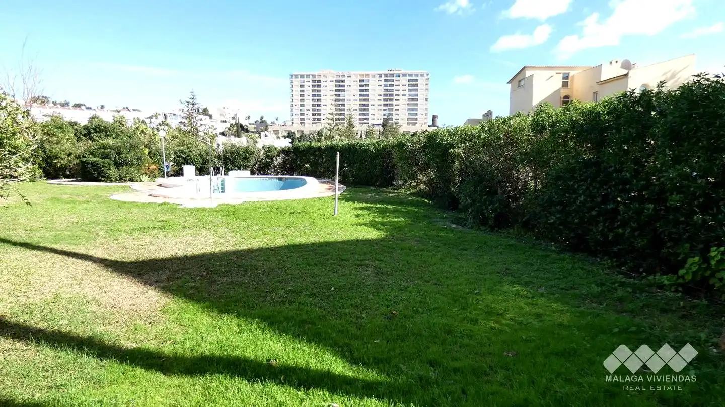 Jardí de Casa adosada en venda en Benalmádena amb Piscina comunitària